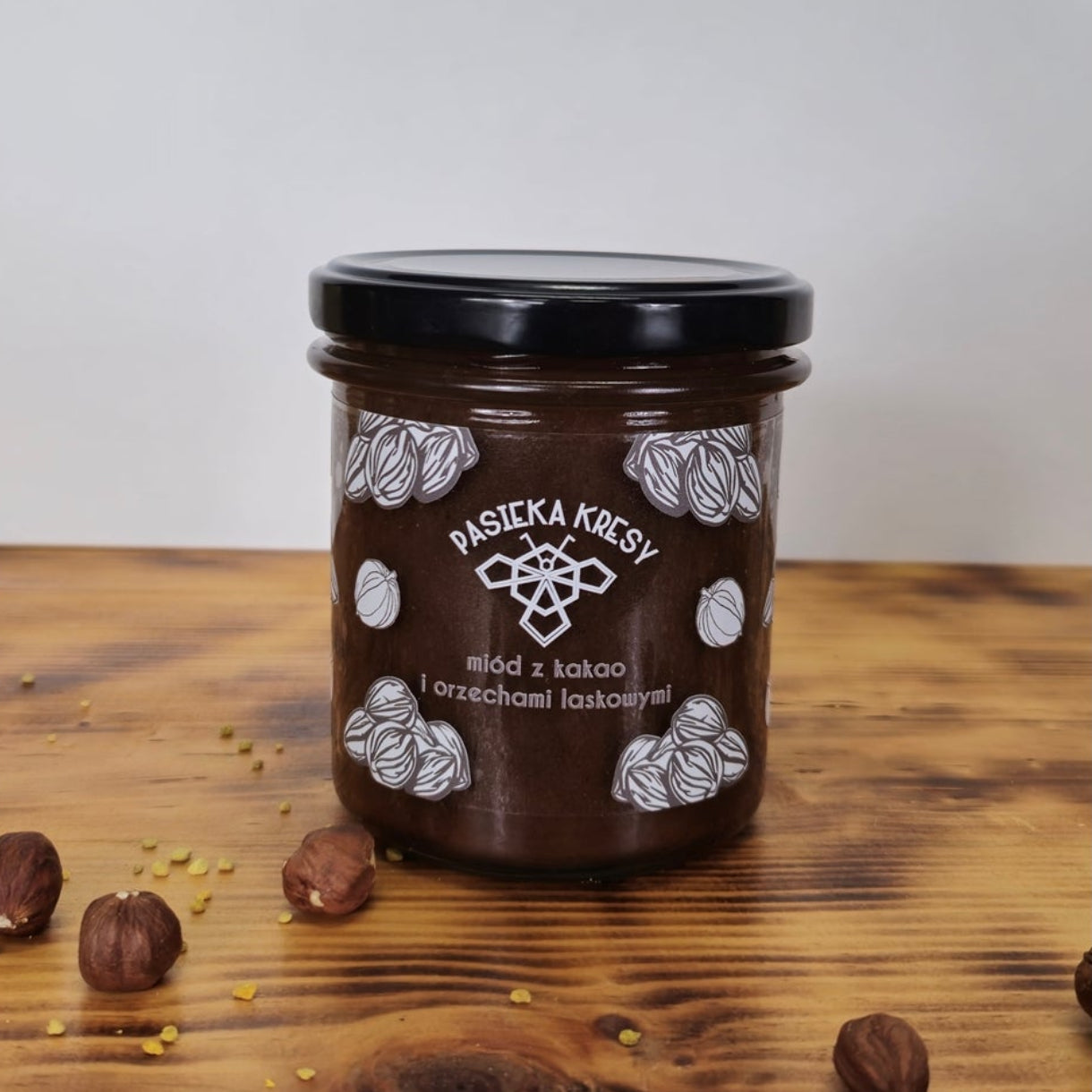 Miód kremowany z orzechami laskowymi i kakao 430 gram